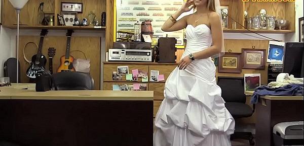  Babe in wedding dress banged by pawn man